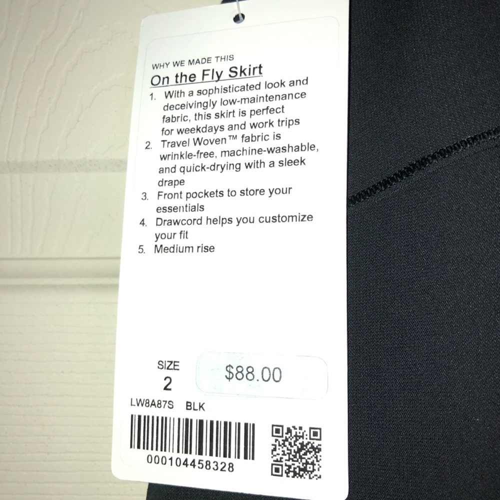 NWT! Lululemon On the Fly black skirt Size 2 - Picture 9 of 10